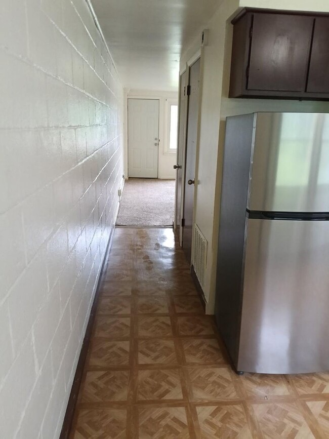 Building Photo - Canal 112 #4 Unit 112 - #4