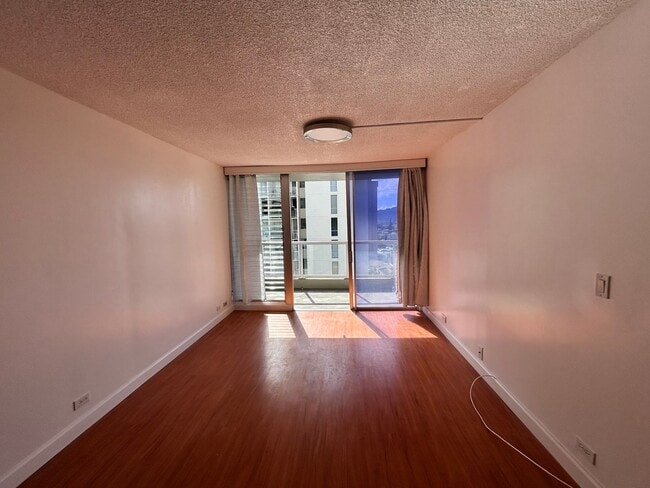 Photo - 2-bedroom, 1-bath, 1-parking