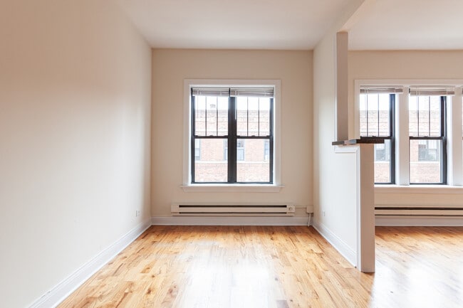 Photo - 628 W Cornelia Ave Unit 2