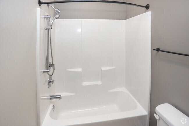 2BR, 2BA - 1009 SF