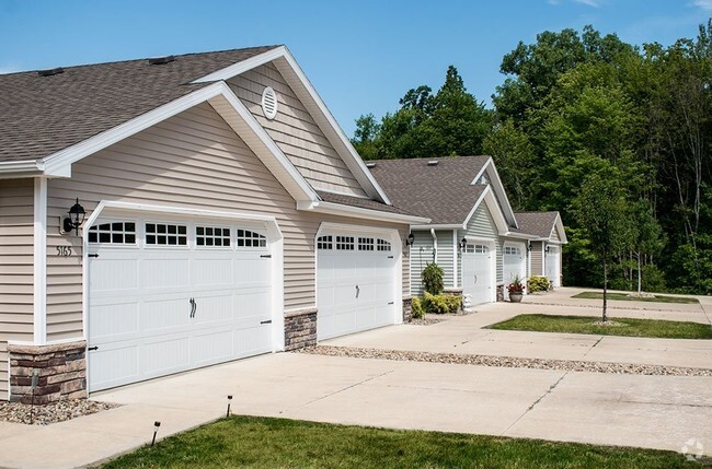 Building Photo - Redwood Grand Blanc Rental