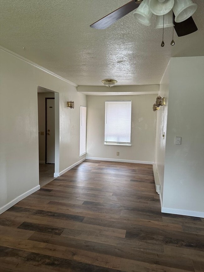 Photo - 2 bedroom 1 bath Roseburg duplex off Harvard