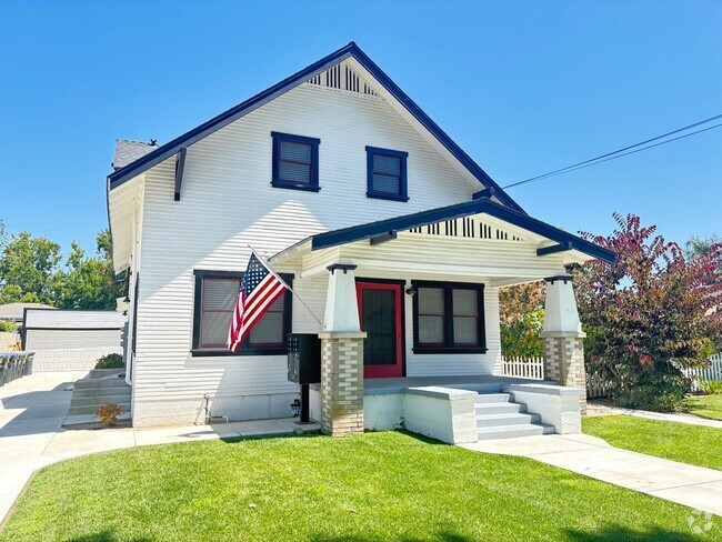 Building Photo - Historic renovated 3 bedroom Craftsman In ... Unit 181 N. Waverly Street Rental