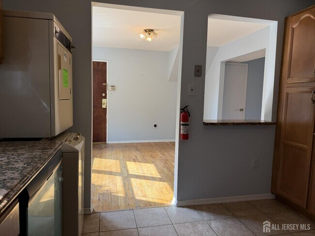 1105 N Oaks Blvd