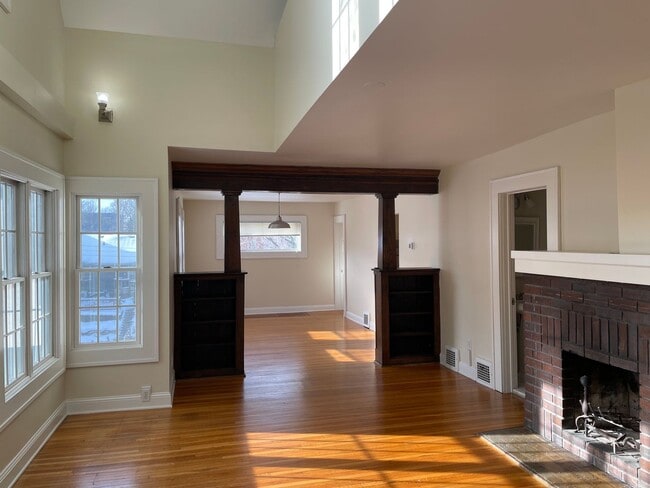 Photo - 3910-3912 Thomas Ave South Unit 3910