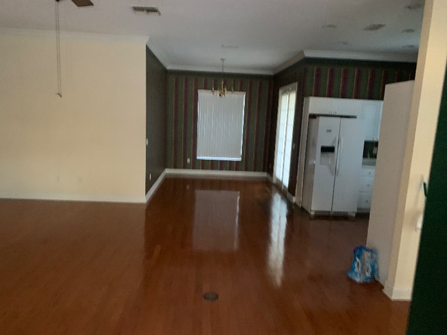 Photo - 205 Lake Region Blvd S House