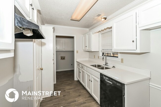 Photo - 5943 Lee's Crossing St