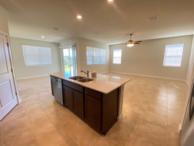 Photo - 4/2 Single family home