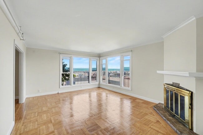 Building Photo - 737 North Point St Unit 737