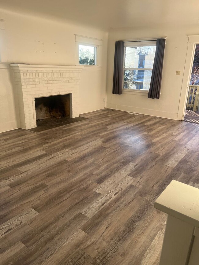 Photo - Charming 2 bed 1 bath close to UNR