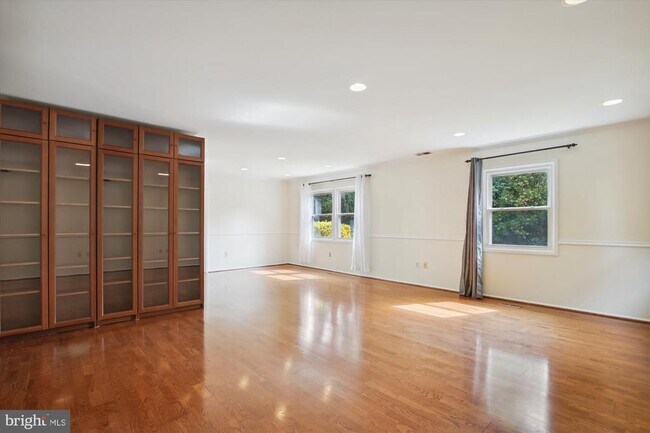Photo - 4607 Marshall Hall Ln