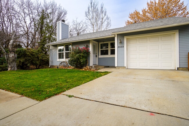 Photo - 2569 Camden Ln