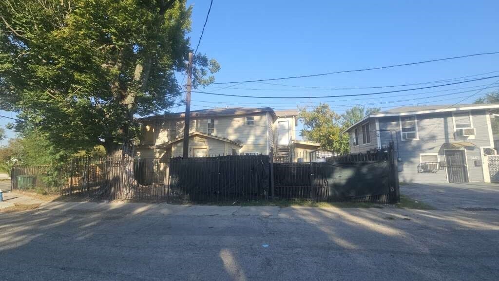 Photo - 6502 W Montgomery Rd