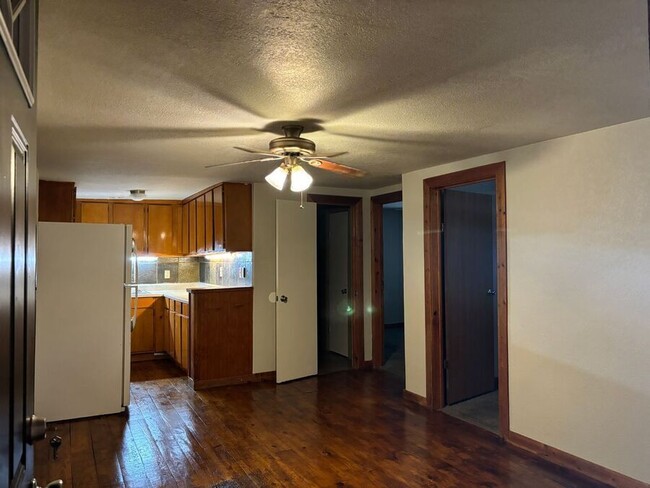 Building Photo - 1705 Chris Craft Dr Unit 4