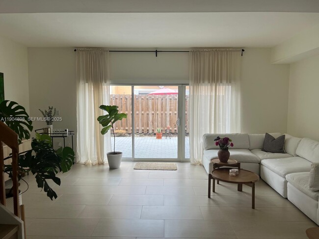 Building Photo - 14305 SW 57th Ln Unit 7-8