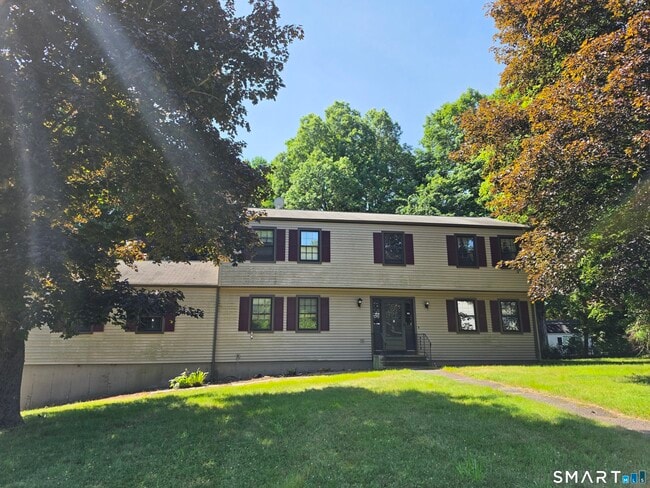 Photo - 8 Squire Ln