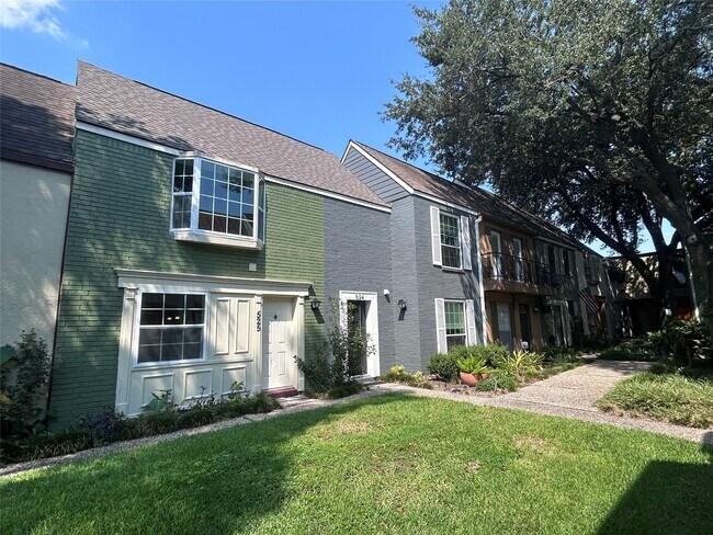 Building Photo - 11550 Chimney Rock Rd Unit 525 Rental