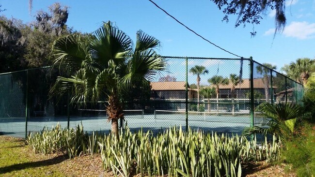 130 Jasmine Woods Ct Unidad 14A