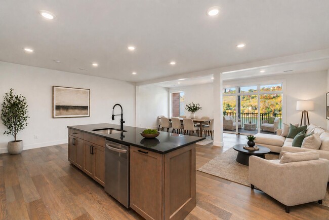 Photo - 617 Manhattan Blvd Unit 302