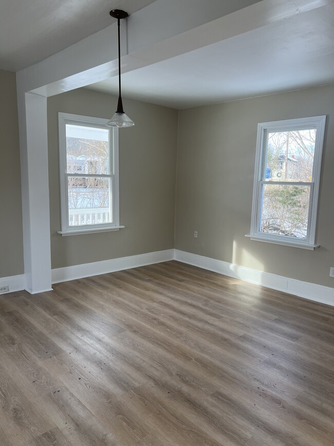 Photo - 211 Railroad Ave