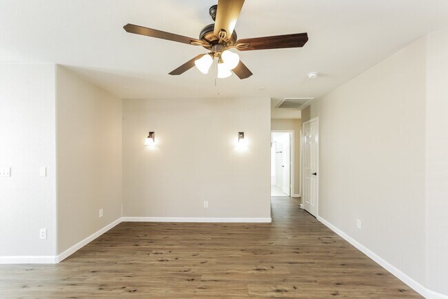 Photo - 2638 E Valencia Dr