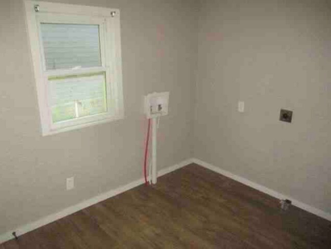 Photo - 805 S Hardy Ave