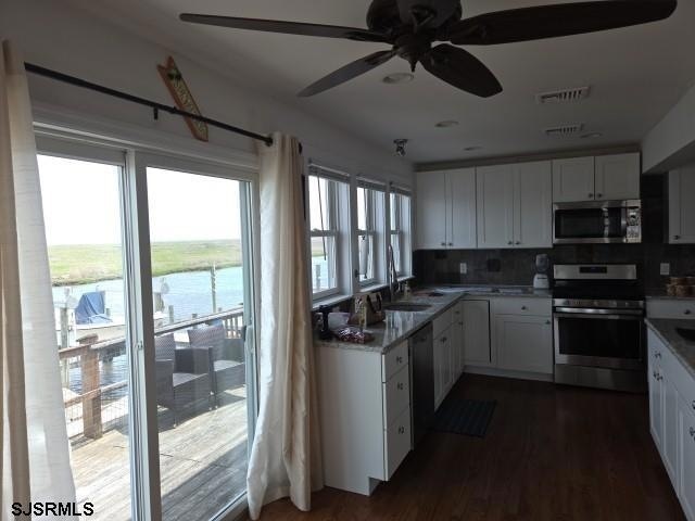 Photo - 330 Dock Rd