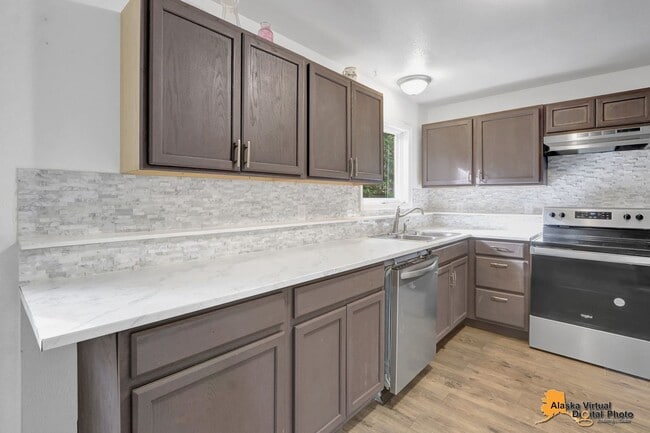 Building Photo - 12636 Silver Fox Ln Unit 4 Rental