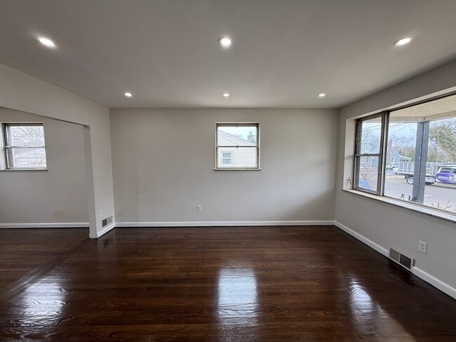 Photo - 36 Collins Ln