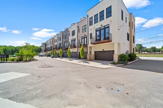 11206 N Park Pl
