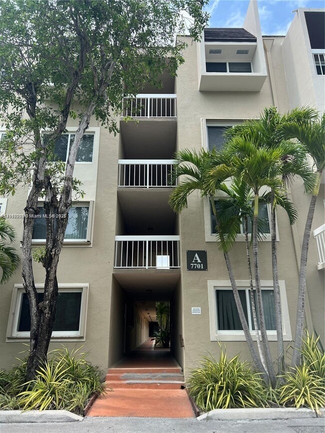 Building Photo - 7701 Camino Real Unit A-219