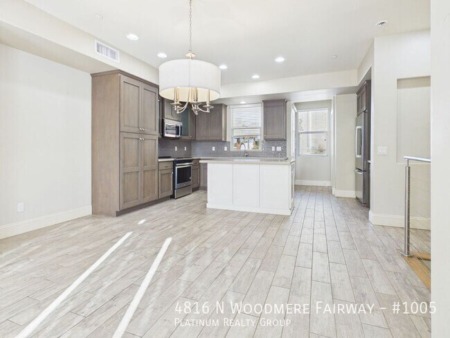 Building Photo - 4816 N Woodmere Fairway Unit #1005