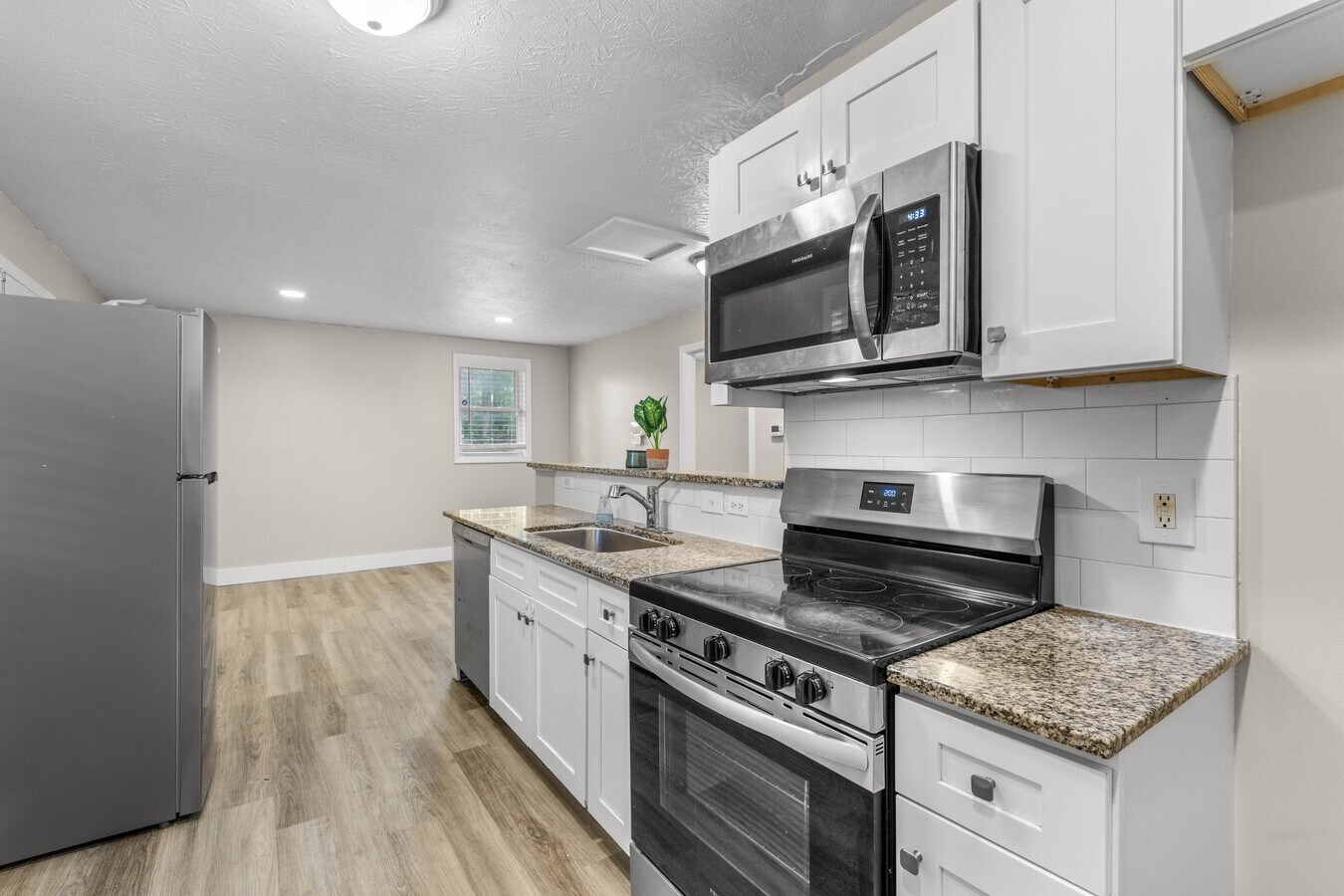 Photo - 203 Gatewood Ave Unidad B