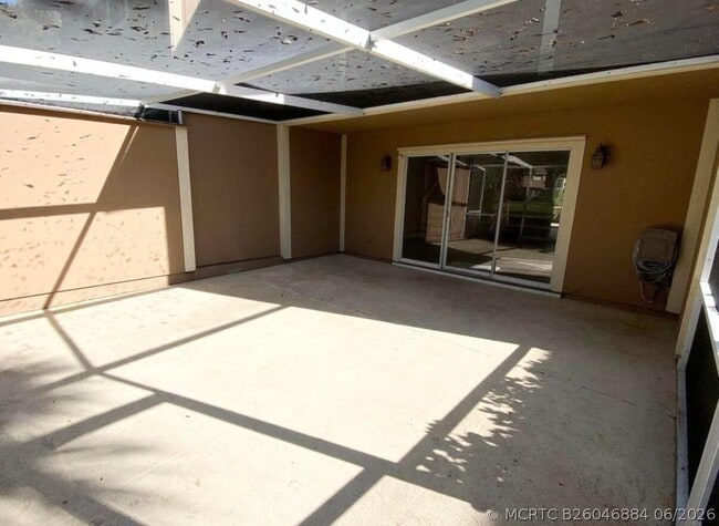 371 Maplecrest Cir