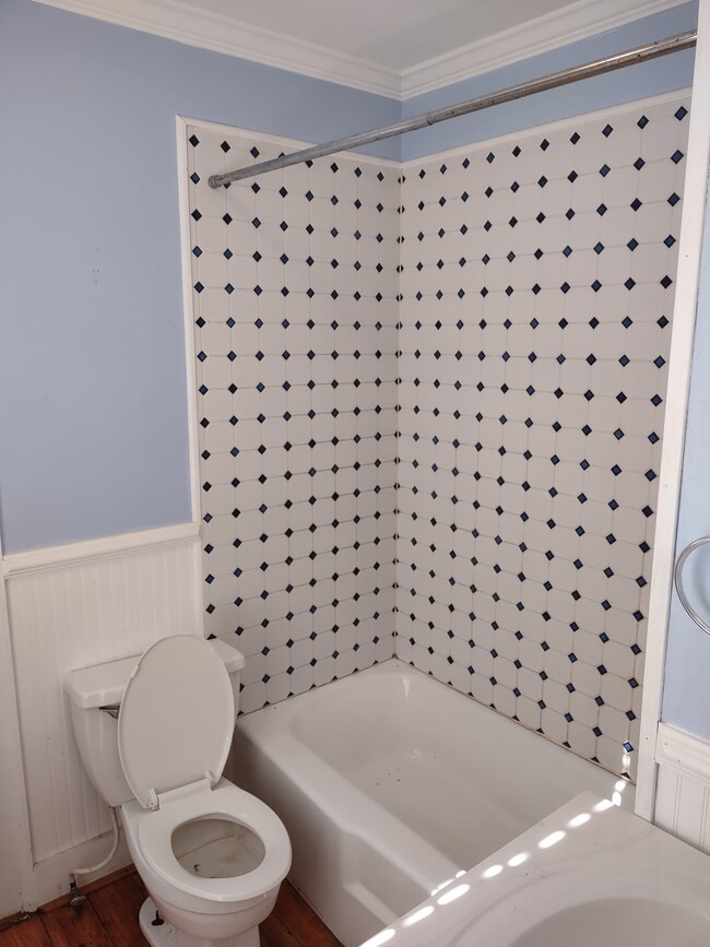 Photo - 2004 Toll Gate Rd