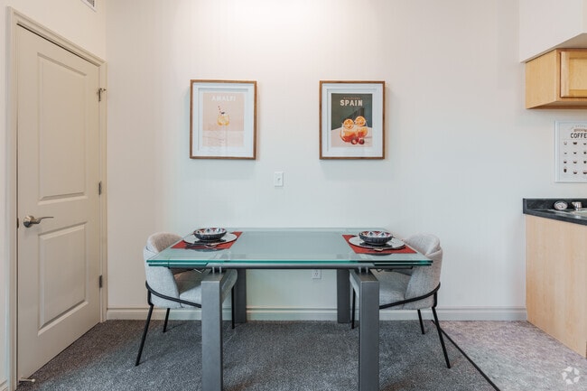 1BR, 1BA - 600SF - Dining Room