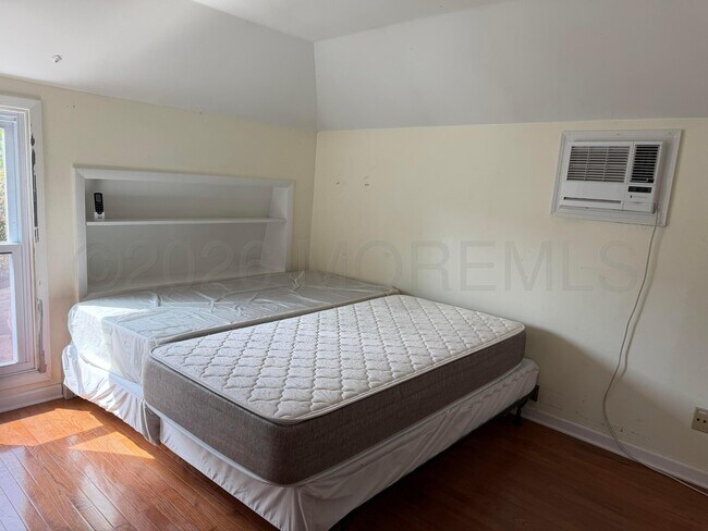 322 Wells Ave