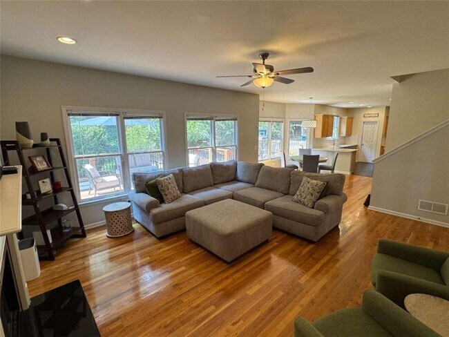 Photo - 3010 Ridge Oak Dr