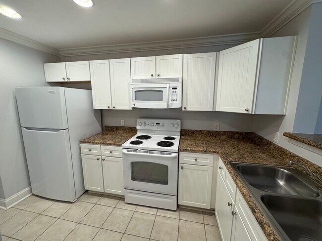 Photo - Available Now! 2 Bed/2 Bath in The Woodlands! Unit 2433