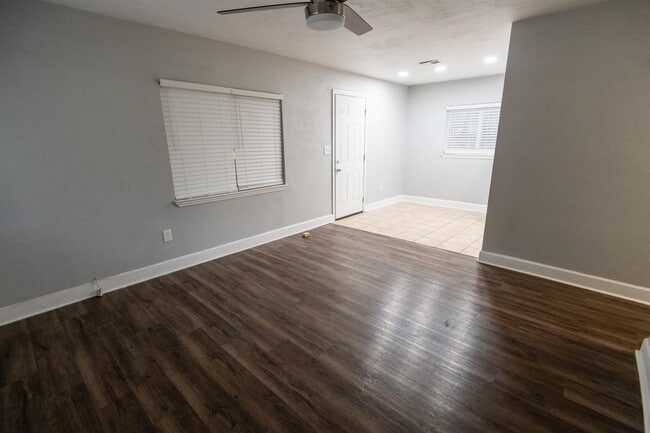 Photo - 3196 N Ridge Rd