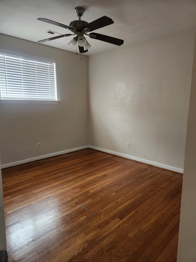 Photo - 9334 Peachtree St