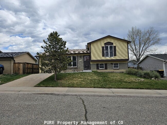 Building Photo - Tri-level home with central air and 1-car garage