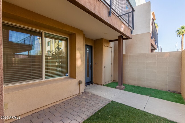 Photo - 820 N 8th Ave