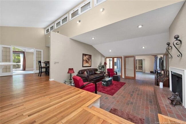 Photo - 3305 Hutton Pl