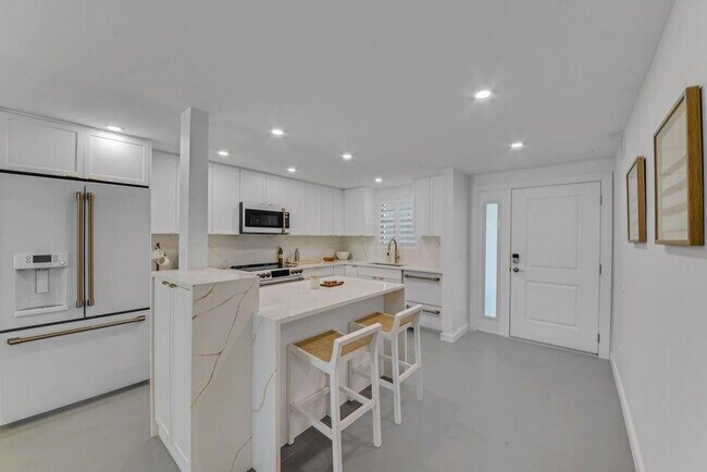 Photo - 765 Jeffery St Unidad 101