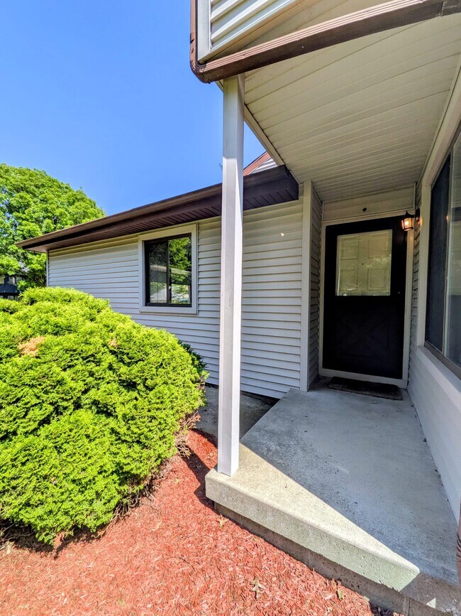 Photo - 515 Clearwater Dr