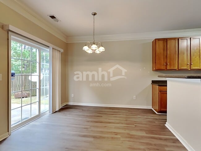 Photo - 3392 Fletton Way