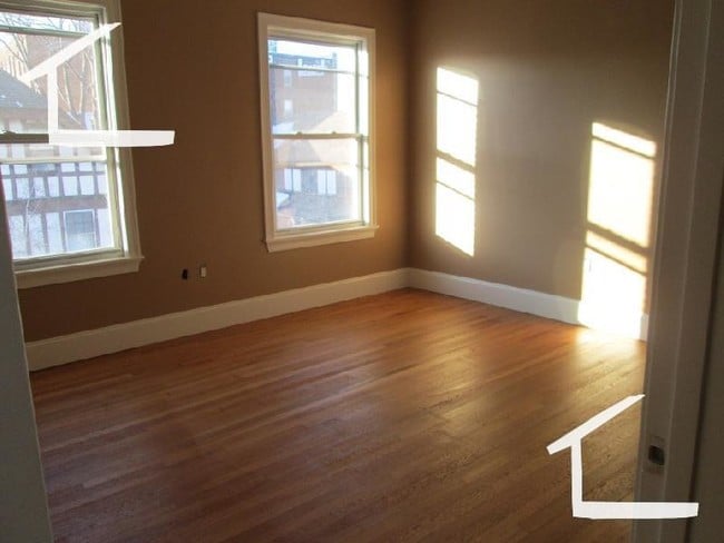 Building Photo - 14 St Lukes Rd Unit 3