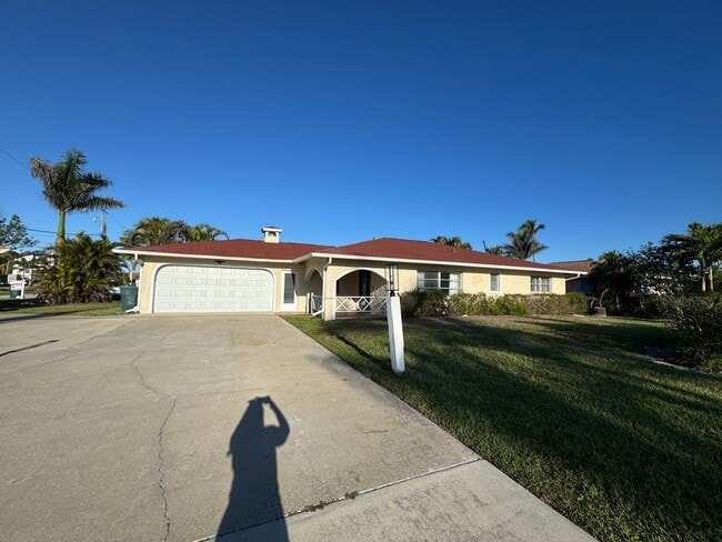 Building Photo - Family Home on Isles of Capri-Pet Friendly...