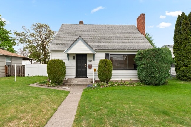Building Photo - ***Coming soon July 1, 2026***Remodeled 4 Bed 1 Bath Shadle home Move-in Ready